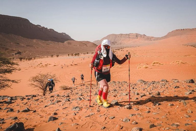 The best neck scarf for keeping cool when running in the desert